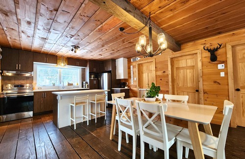 Montpellier Ski Chalet | Le Refuge Étoilé - 1 min from federated snowmobile trails