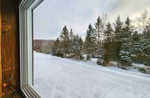 Montpellier Ski Chalet | Le Refuge Étoilé - 1 min from federated snowmobile trails