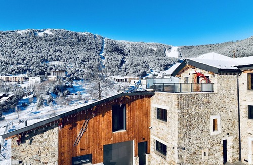 Les Angles Ski Chalet | Le Refuge Cal Chalon * chalet in the heart of the village - its breathtaking view