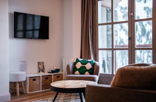 Arc-1950 Apartment | Le Refuge d'Elyze