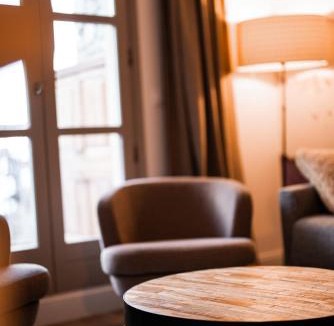 Arc-1950 Apartment | Le Refuge d'Elyze