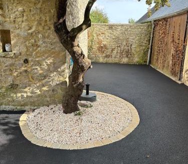 Juaye-Mondaye House | Le refuge de l hortensia gite