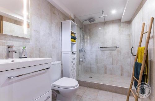 Juaye-Mondaye House | Le refuge de l'hortensia 1