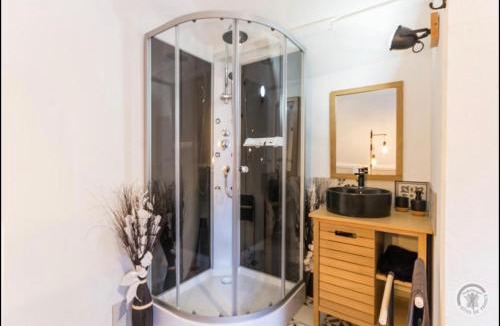 Juaye-Mondaye House | Le refuge de l'hortensia 2