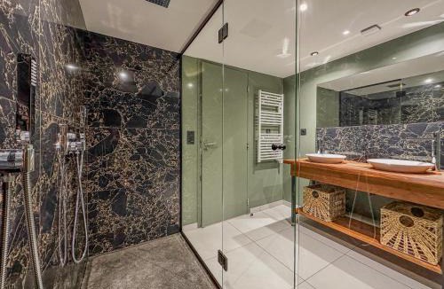 Grenoble City Centre Apartment | Le Refuge de la Bastille - Jacuzzi