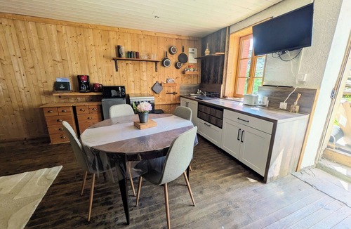 Le Chalmieu Ski Chalet | Le refuge de Marius - peddler's dwelling
