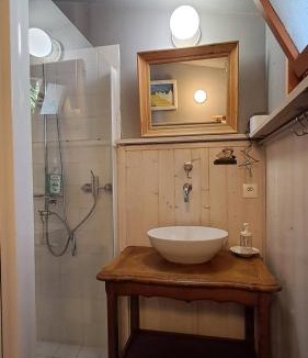 Beaumont-en-Veron Apartment | Le refuge des anges