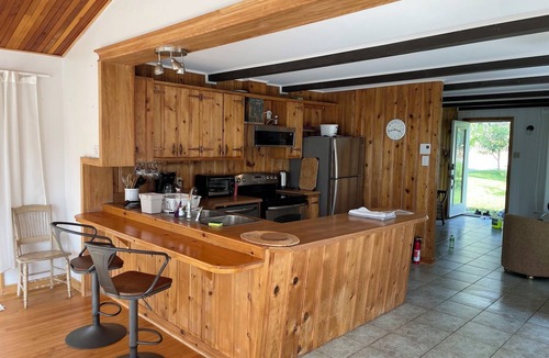 La Macaza Ski Chalet | Le Refuge des Eaux Vives — jacuzzi, rivière et rapides