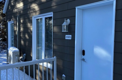 Beaupre House | Le Refuge du Mont | Cozy 1BR Ski Getaway MSA