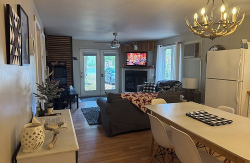 Saint-Faustin-Lac-Carre Condo | Le Refuge du Sous-Bois - Steps from Mont-Blanc w/Hot Tub and Firepit