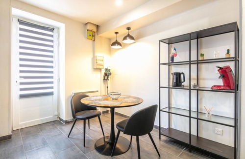 Saint-Geoire-en-Valdaine Apartment | Le Refuge du Val - Appartement vue montagne