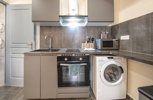 Saint-Geoire-en-Valdaine Apartment | Le Refuge du Val - Appartement vue montagne