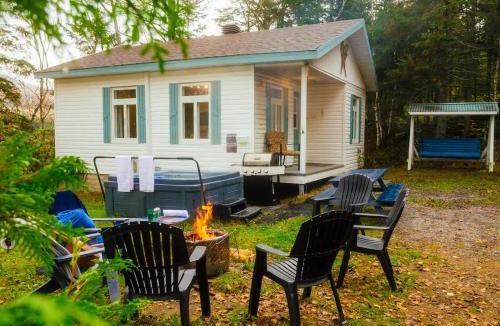 Saint-Tite-des-Caps Ski Chalet | Le refuge entre 2 Monts - Spa BBQ & Peace