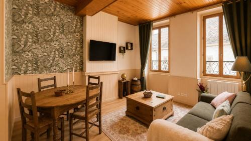Saint-Genix-sur-Guiers Apartment | Le Refuge de Mandrin, Elegance et tranquilité