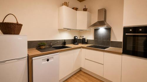 Saint-Genix-sur-Guiers Apartment | Le Refuge de Mandrin, Elegance et tranquilité