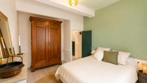 Saint-Genix-sur-Guiers Apartment | Le Refuge de Mandrin, Elegance et tranquilité