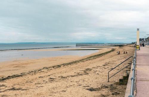 Luc-sur-Mer House | Le Refuge marin Studio lumineux, terrasse privée, plage à 2 min