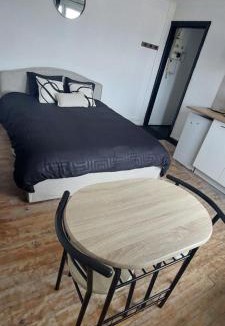 Saint-Pol-sur-Mer Apartment | Le refuge urbain