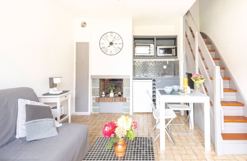 Courseulles-sur-Mer Apartment | Le Regina Rifle - Appartement avec jardinet