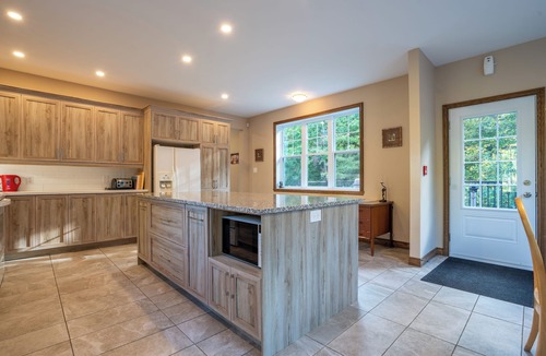 St-Bernard-de-Lacolle Ski Chalet | Le Relais International - Chalet for large Group, 7 bedrooms, pool table, Golf
