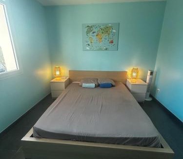 Janneyrias Bed & Breakfast | le relai du parking fute