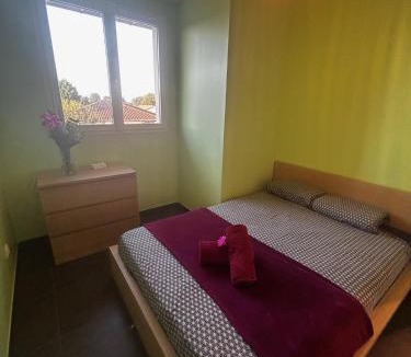 Janneyrias Bed & Breakfast | le relai du parking fute