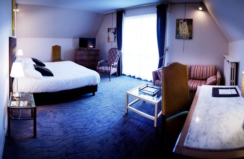 Neuveglise-sur-Truyere Hotel | Le Relais de la Poste