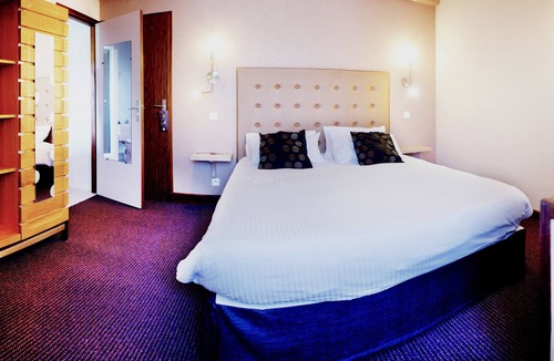 Neuveglise-sur-Truyere Hotel | Le Relais de la Poste