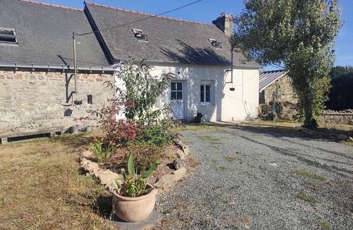 Bourbriac House | Le Relais de la Centaurine