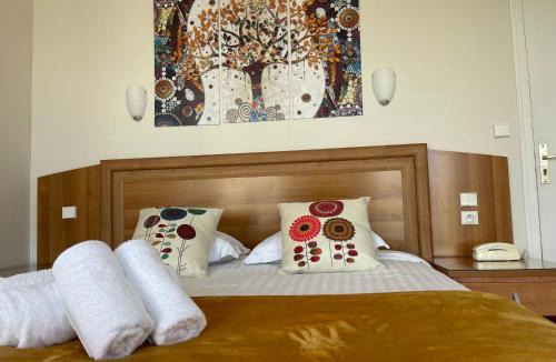 Le Faou Hotel | Le Relais De La Place