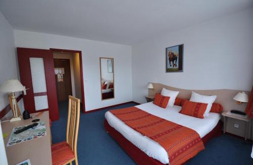 Hyevre-Paroisse Hotel | Le Relais De La Vallee