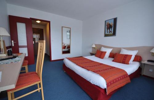 Hyevre-Paroisse Hotel | Le Relais De La Vallee