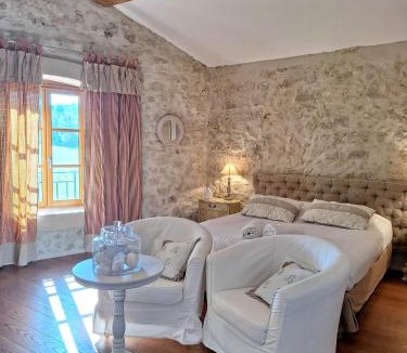 Ouveillan House | Le Relais De Pigasse