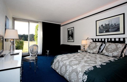 Saulx-les-Chartreux Hotel | Le Relais Des Chartreux