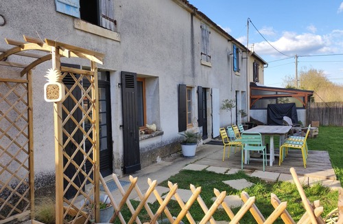 Vouille-les-Marais Cottage | Le relais du Marais with Spa & paddles