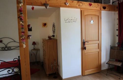 Civrieux Bed & Breakfast | Le Relais Du Grand Logis