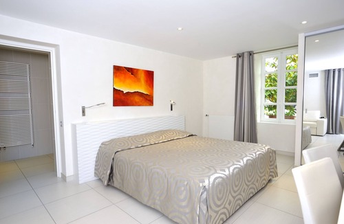 Mezangers Hotel | Le Relais Du Gué De Selle