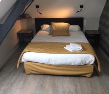 Saint-Quentin-les-Anges Hotel | Le Relais