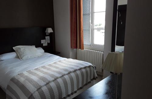 Saint-Quentin-les-Anges Hotel | Le Relais