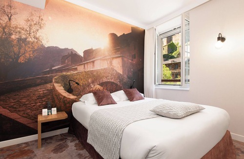 Brousse-le-Chateau Hotel | Le Relays du Chasteau