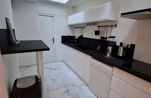 Ecommoy Apartment | Le Repère des Pilotes - Gare - 11 p - Rêve au Mans