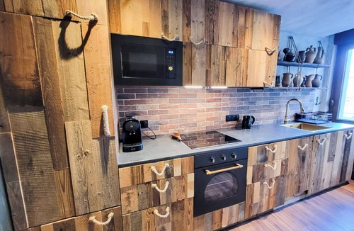 Sainte-Croix-en-Plaine Apartment | Le Repaire des Pirates