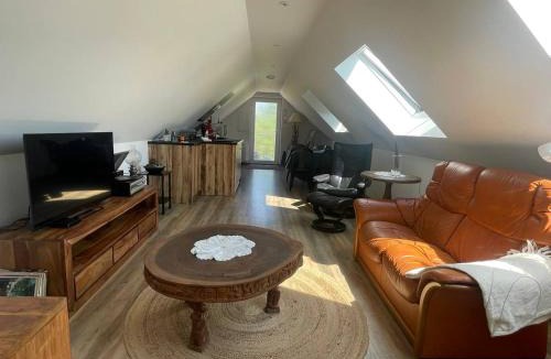 Bresilley Bed & Breakfast | Le repaire des trois singes