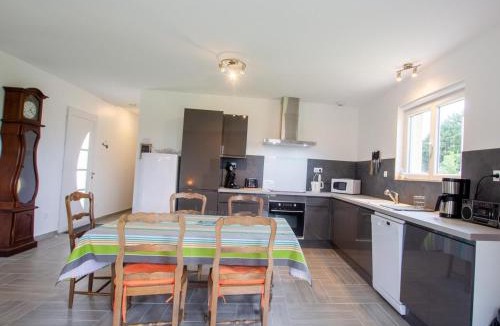 Tocane-Saint-Apre House | Le repere