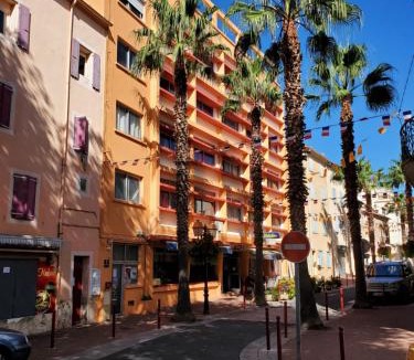 Le Boulou Hotel | Le Richelieu