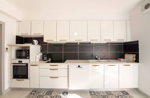 Salavas Apartment | Le Rieusset 1 - Three Bedroom Apartment, Sleeps 6