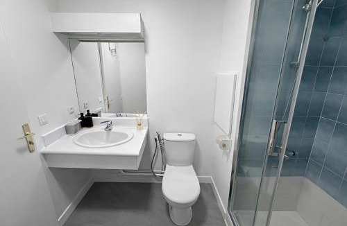 Asnieres-sur-Seine Apartment | Le Rive - 4 pers - Vue Seine - Wifi