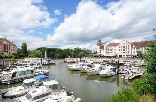 Cergy Apartment | Le Riviera Port Cergy - Elégant Duplex étoilé