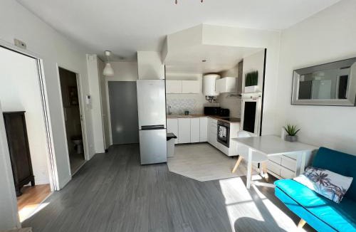 Le Plessis-Robinson Apartment | Le Robinsonnais 2 pièces, proche du coeur de ville et de toutes commodités