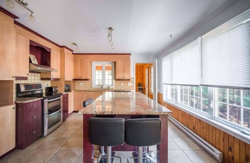 St-Adolphe-d'Howard Cottage | Le Rocher St-Joseph – Lakefront Chalet with Spa,